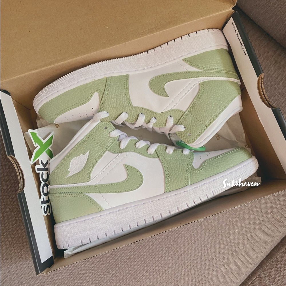 Jordan 1s avocado Custom